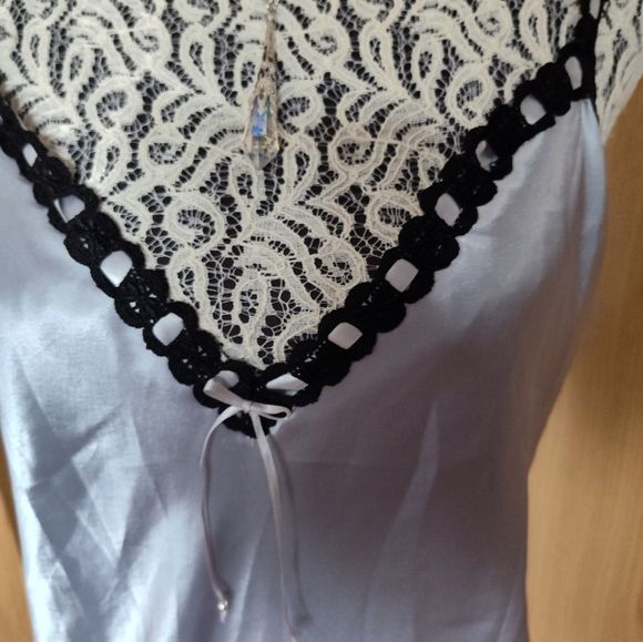 Vintage nightgown - Picture 3 of 6